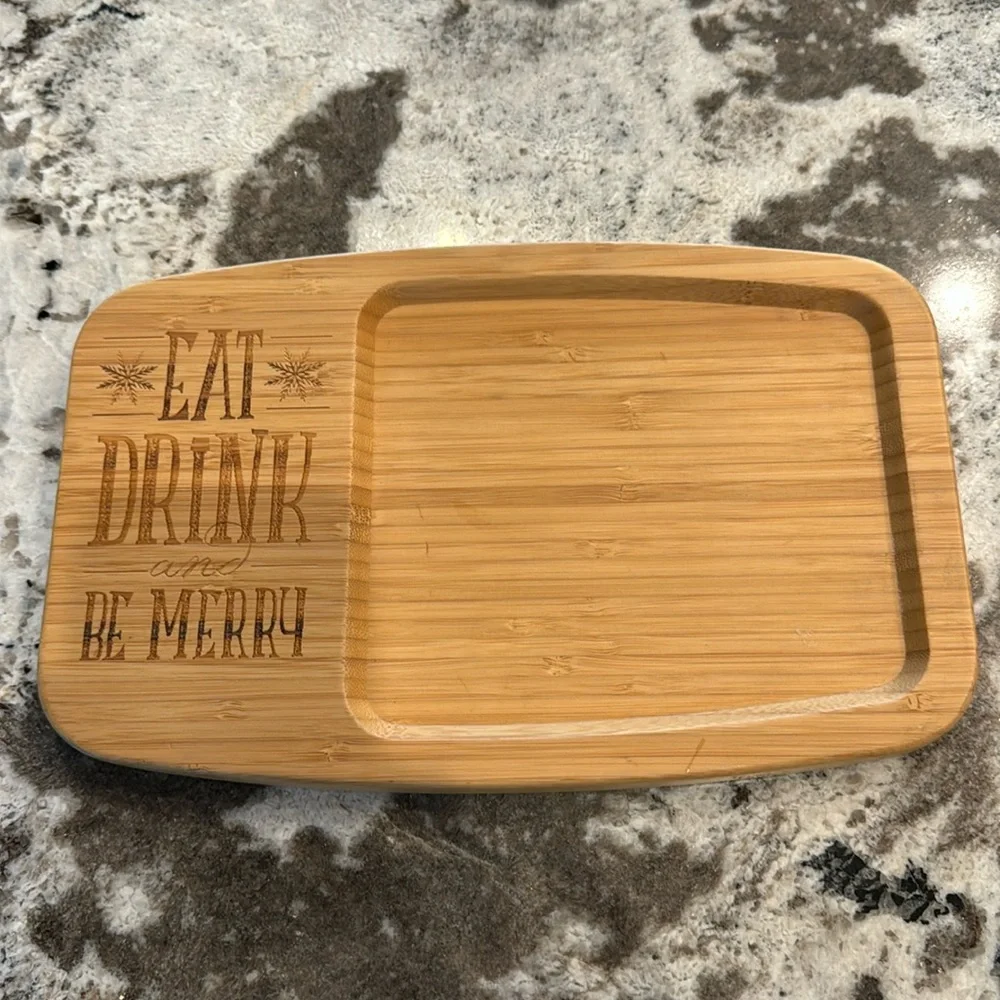 New Pampered Chef Merry Cutting Cheese Board